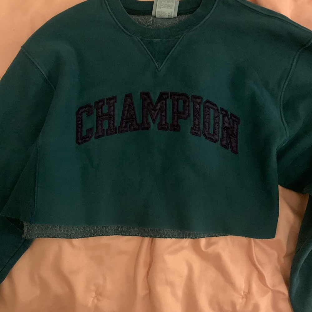 Cropped Champion Sweatshirt